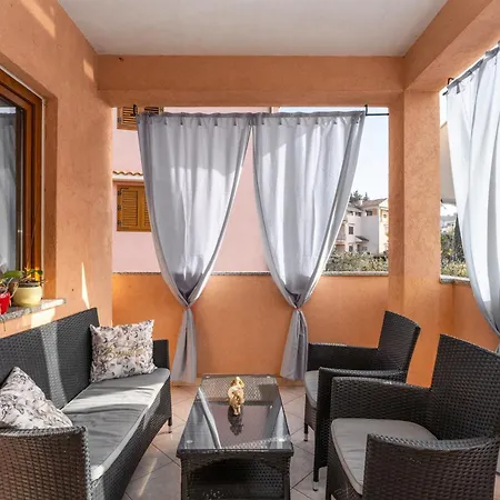Apartment With Parking Space Mugeba, - 24244